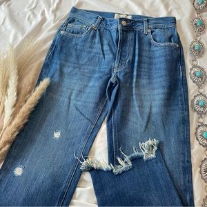 We The Free Raw Hem Distressed Hem Size 24 Mom Jeans, Straight Leg Jeans